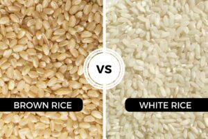 Gạo trắng và gạo lứt là hai loại gạo chính có sẵn ở Hoa Kỳ.